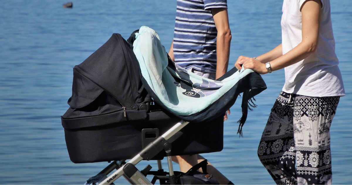 10 Best Baby Strollers In India to Pamper Your Little One