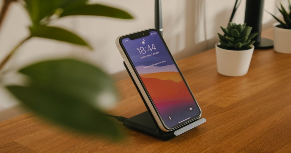 10 Best Wireless Chargers for iPhone in India