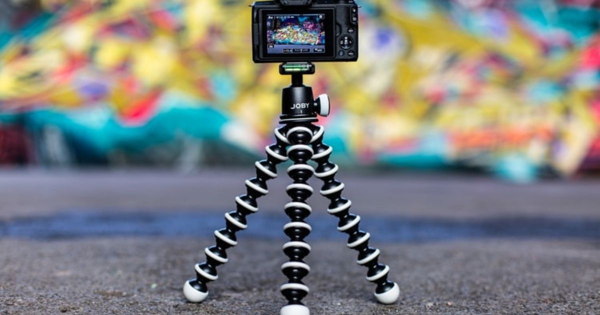 15 Best Tripods for Phones and DSLRs in India: #1 Will Blow Your Mind!