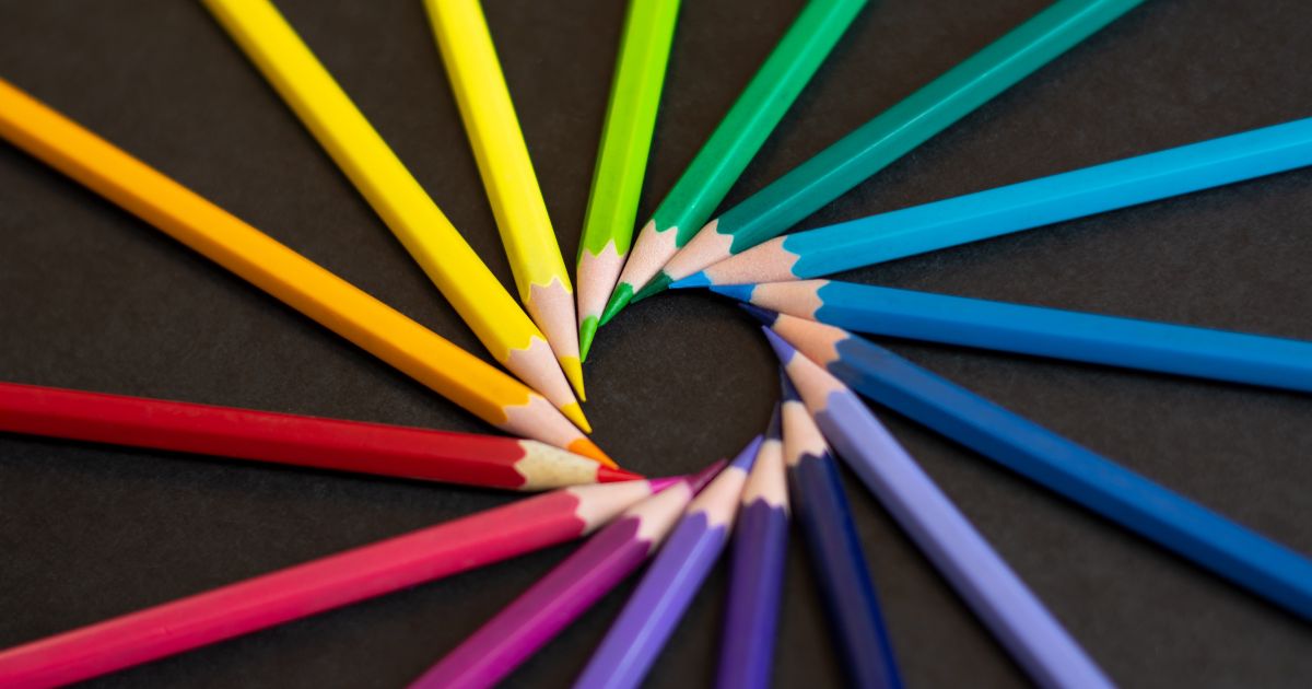11 Best Coloured Pencils for Kids and Adults in India