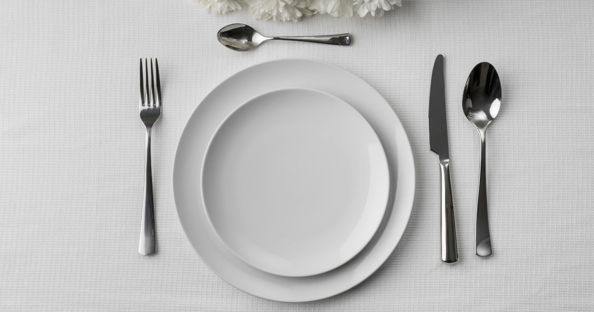 12 Best Dinner Sets to Add Beauty to Your Dining Table
