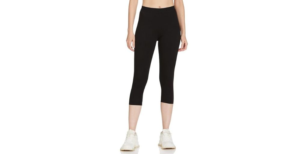 Max Women’s Solid Elasticated Capri Leggings