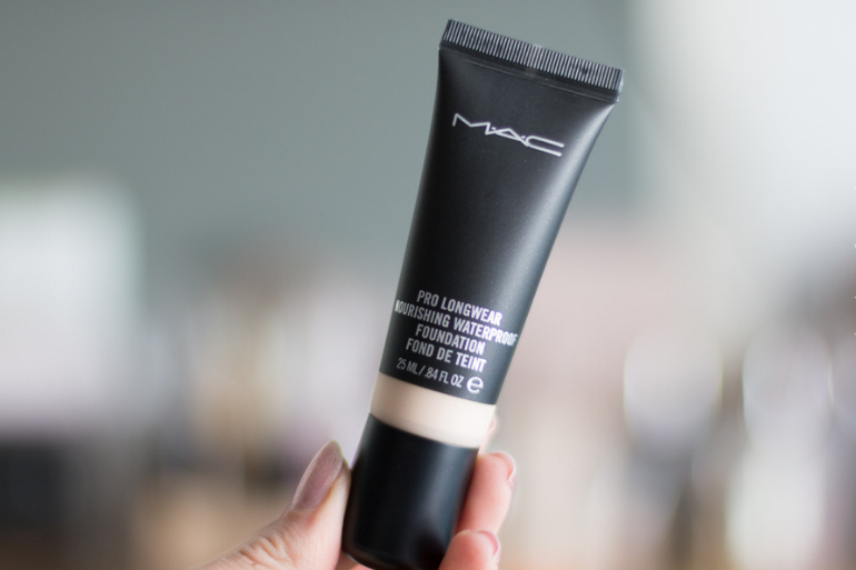 M.A.C Splash And Last Pro Longwear Nourishing Waterproof Foundation - Review - TGLB
