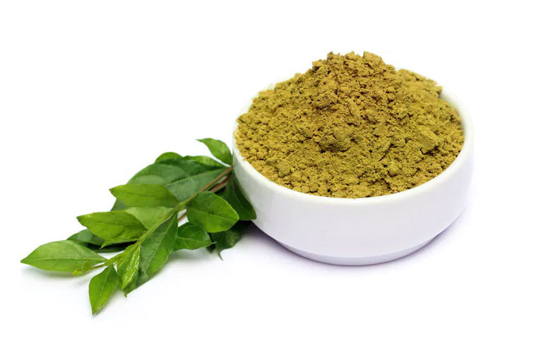 10 Traditional Ways To Prepare Mehndi For Hair and Skin