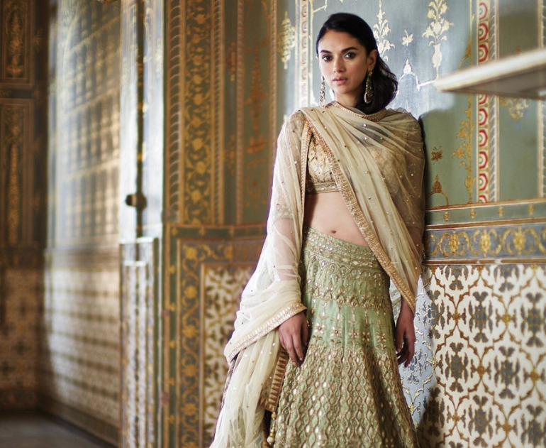 5 Gold Net Dupattas You Must Wear At A Party