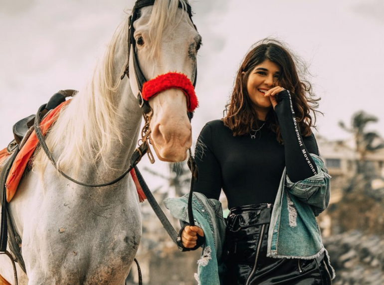 Top 10 Deeksha Khurana Looks & Styles