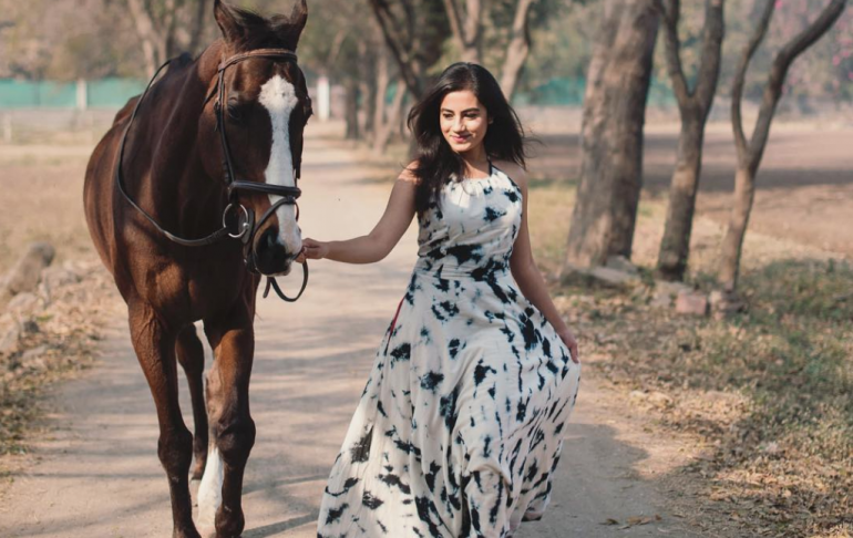 Top 10 Kautuka Shah Gandhi Looks