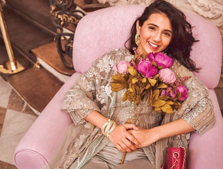 Step On A Visual Ride With Masoom Minawala’s Delightful Style Statements